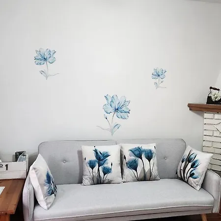 La Casetta Di Laura Intera Casa Indipendente A Chi Piace Il Silenzio Vista 5 Chilometri Da Varenna Lierna