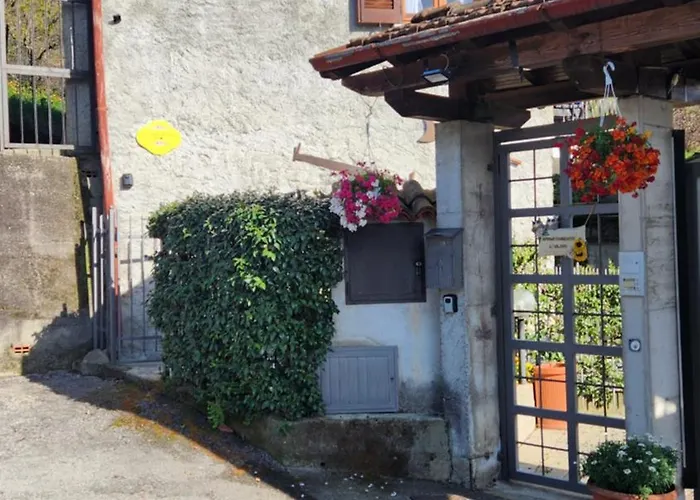 Сasa de vacaciones La Casetta Di Laura Intera Casa Indipendente A Chi Piace Il Silenzio Vista 5 Chilometri Da Varenna *