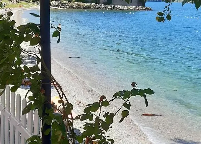 La Casetta Di Laura Intera Casa Indipendente A Chi Piace Il Silenzio Vista 5 Chilometri Da Varenna Сasa de vacaciones Lierna
