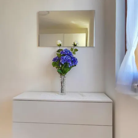 La Casetta Di Laura Intera Casa Indipendente A Chi Piace Il Silenzio Vista 5 Chilometri Da Varenna *