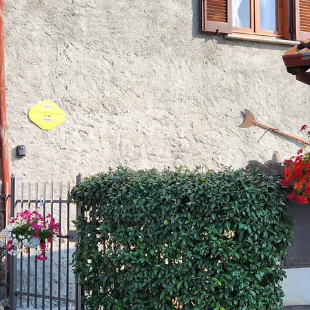 La Casetta Di Laura Intera Casa Indipendente Vista Ideale Per Famiglie E Coppie A 5 Chilometri Da Varenna * Lierna
