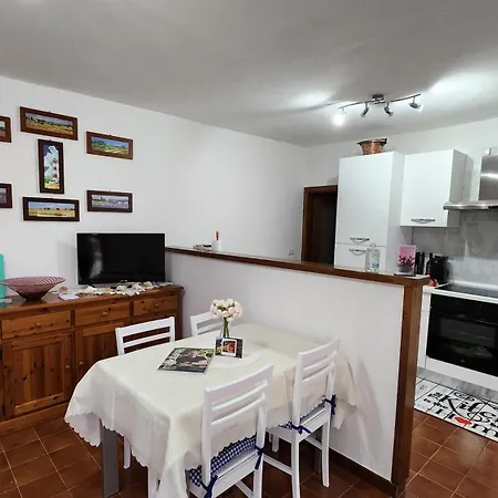 Vakantiehuis La Casetta Di Laura Intera Casa Indipendente A Chi Piace Il Silenzio Vista 5 Chilometri Da Varenna