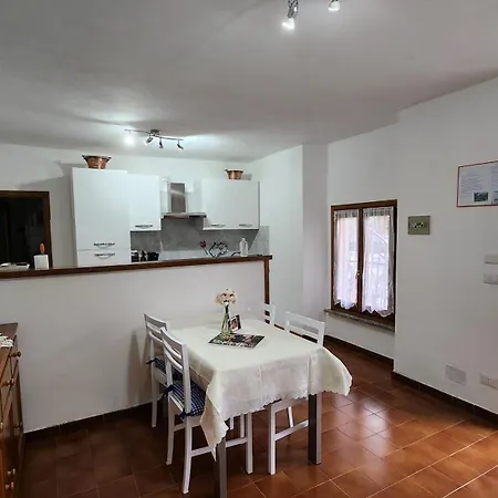 Ferienhaus La Casetta Di Laura Intera Casa Indipendente Ideale Per Gruppi O Famiglie Vista 5 Chilometri Da Varenna Lierna