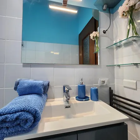 Laura's With View, Detached, 5 Kilometers From Varenna Holiday home *