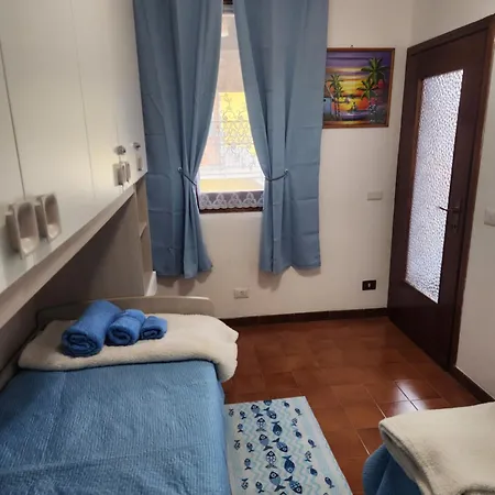 La Casetta Di Laura Intera Casa Indipendente Vista Ideale Per Famiglie E Coppie A 5 Chilometri Da Varenna