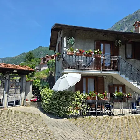 Ferienhaus La Casetta Di Laura Intera Casa Indipendente Ideale Per Gruppi O Famiglie Vista 5 Chilometri Da Varenna *